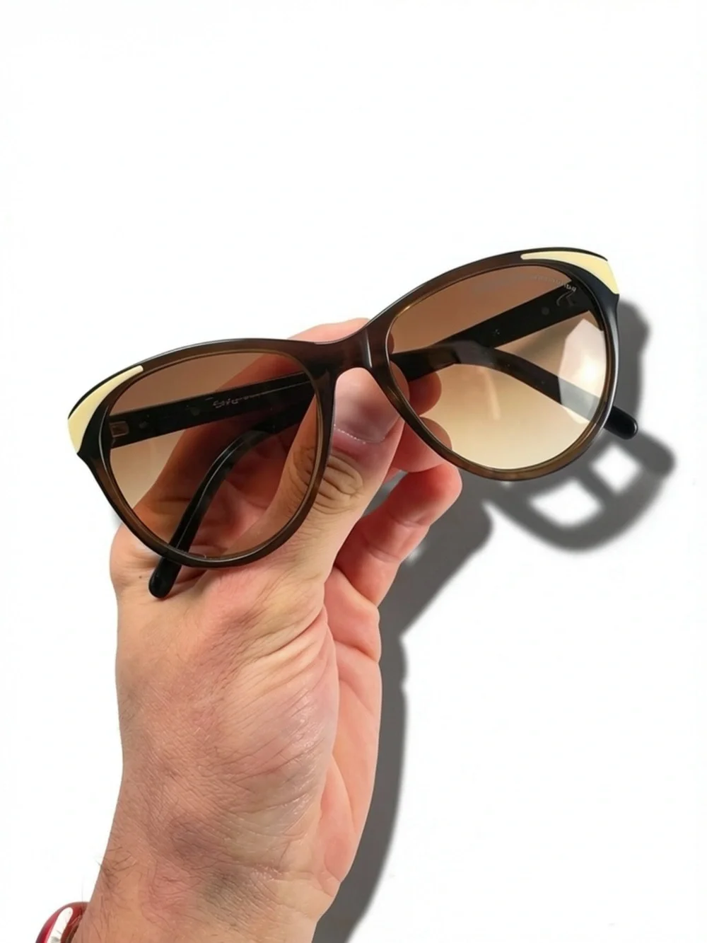 Vintage 90’s Carrera Women's Brown Frame w/ Gold-Accent Gradient Lens Sunglasses
